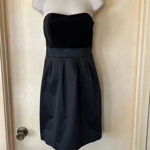 Banana Republic black strapless velvet/sateen holiday dress size 4